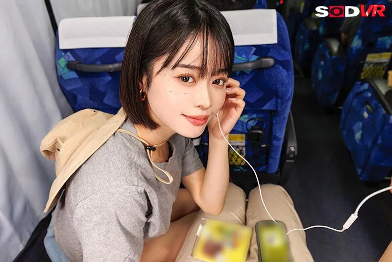 【VR】【8K】【フェス帰り×夜行バス】ライブで意気投合した小悪魔美少女にゼロ距離密着ささやきされ続けた山梨→新宿間 MINAMO 画像7