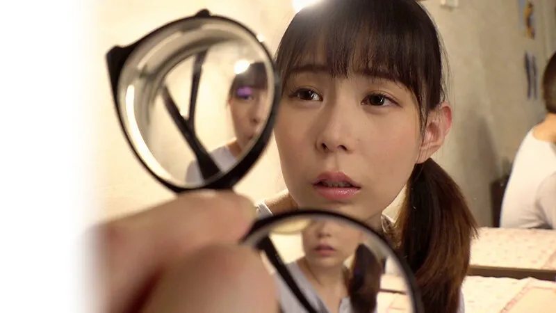 瓶底眼鏡を外すと何も見えない妹に… 吉根ゆりあのエロ画像