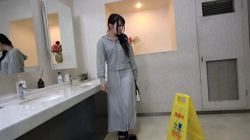 デパートトイレ清掃員 感度の上がるSEXスプレーで白目イキ不同意性交のエロ画像