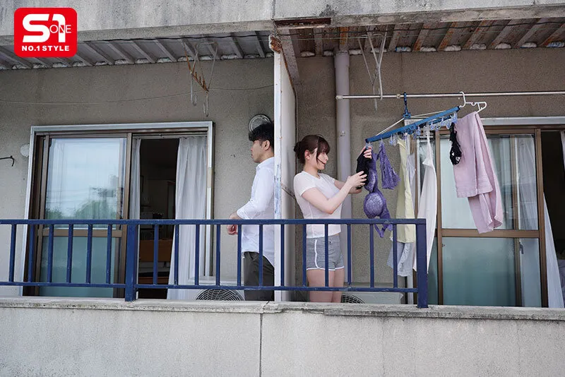 風で飛んできた下着を返しにいくたびに 谷間丸出しで微笑んでくる隣人のLカップお姉さん 鷲尾めいのエロ画像