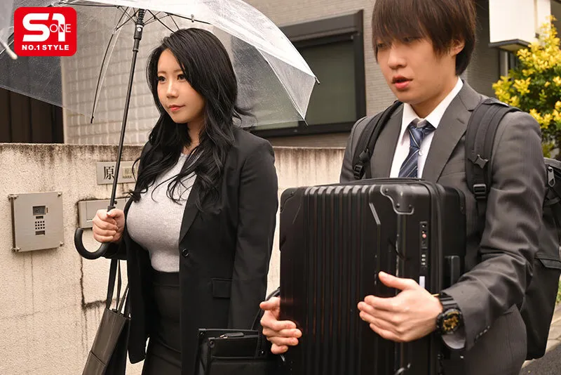 面倒見が良く優しいKカップの女上司とまさかの相部屋 AM0:00 酔った先輩は童貞の僕でも押せばヤレそうです みなみ羽琉のエロ画像